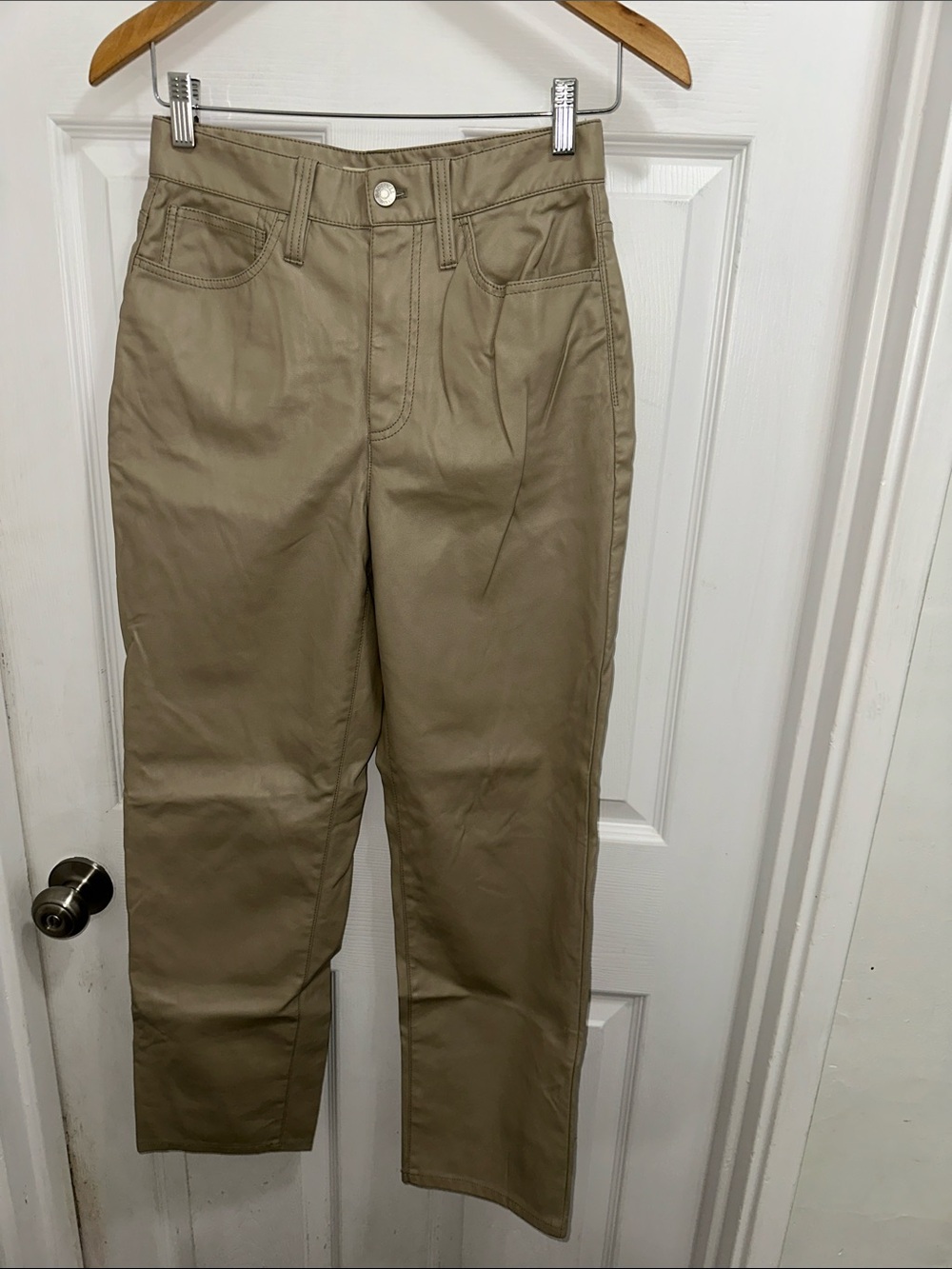 Madewell The Perfect Vintage Straight-Leg Faux Leather Pants in Tan